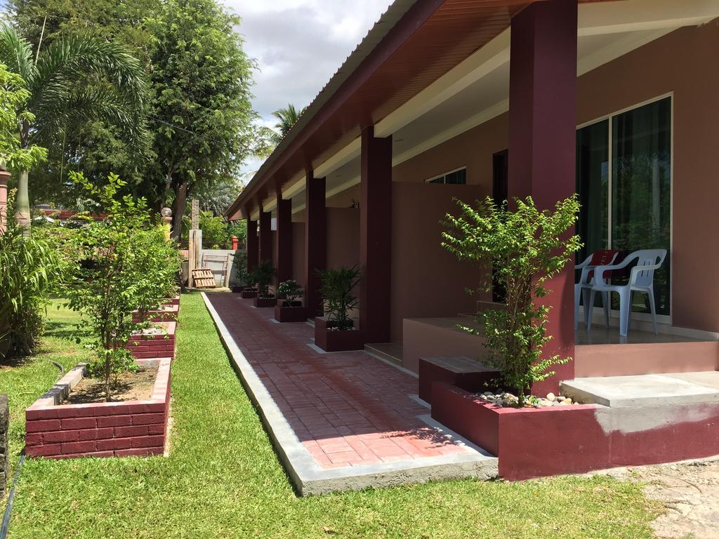 Harmony Guesthouse Sdn Bhd Padang Mat Sirat Bagian luar foto
