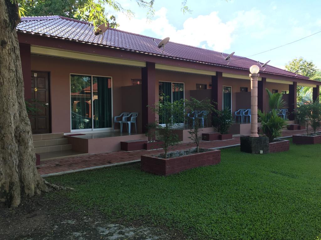 Harmony Guesthouse Sdn Bhd Padang Mat Sirat Bagian luar foto